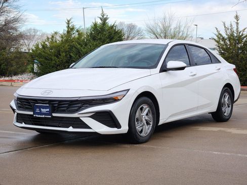 New 2026 Hyundai Elantra SE w/ Cargo Package image 2