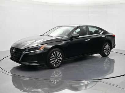 Used 2025 Nissan Altima 2.5 SV