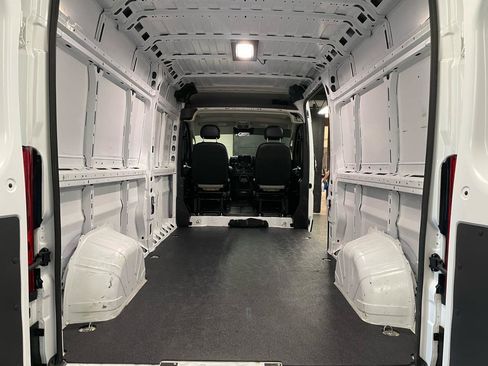 Used 2023 RAM ProMaster 2500 w/ Driver Convenience Group FWD image 13
