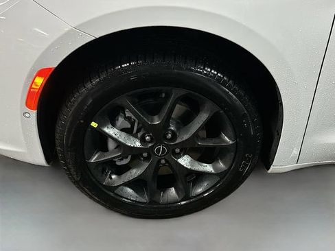 New 2026 Chrysler Pacifica Limited w/ S Appearance Package AWD/4WD image 36