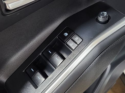 Used 2023 Toyota Highlander XSE FWD image 43