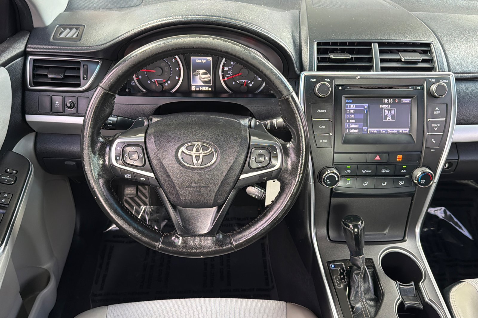 Used 2016 Toyota Camry SE FWD image 18