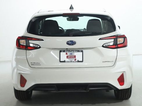 Certified 2025 Subaru Impreza 2.0i image 40