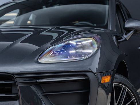 Certified 2026 Porsche Macan AWD/4WD image 15