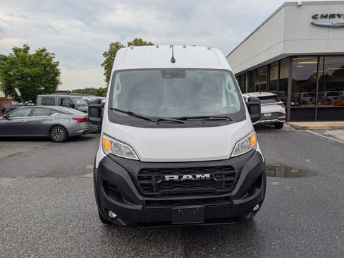 Used 2024 RAM ProMaster 2500 w/ Convenience Group FWD image 8