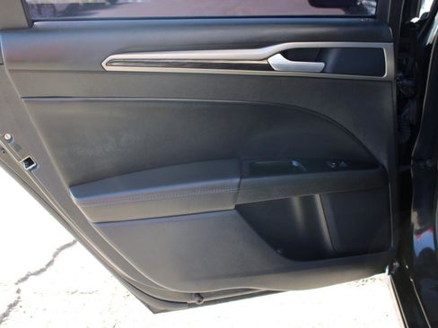 Used 2014 Ford Fusion SE w/ Equipment Group 202A FWD image 40