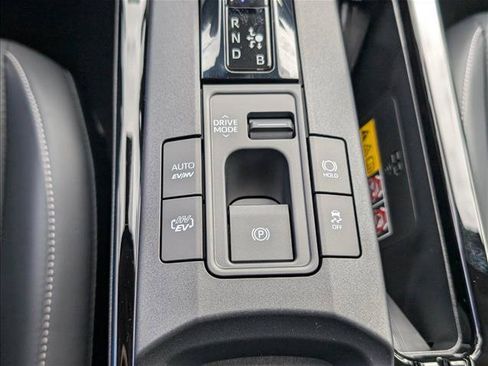 New 2026 Toyota Prius Plug-In Hybrid FWD image 19