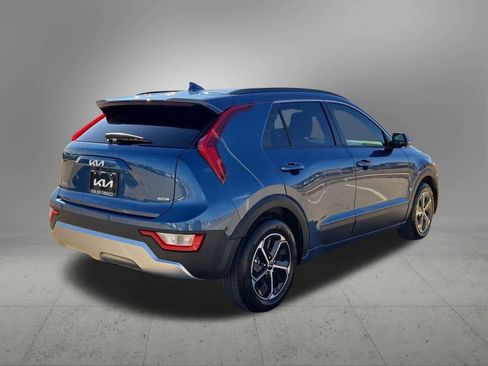 Certified 2023 Kia Niro EX image 6