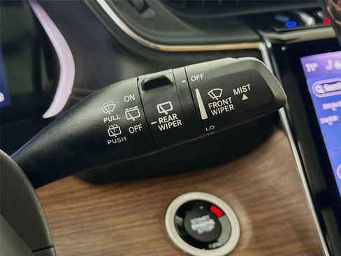 Used 2022 Jeep Grand Cherokee Summit w/ Luxury Tech Group V AWD/4WD image 7