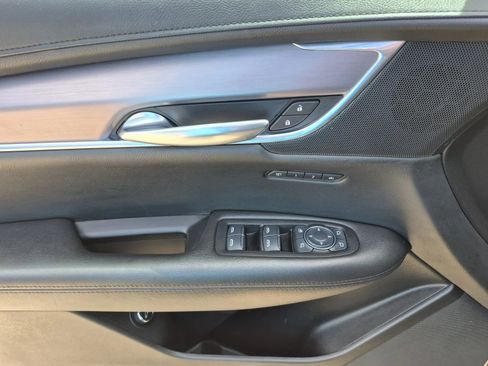 Used 2017 Cadillac XT5 Luxury w/ Driver Awareness Package FWD image 13