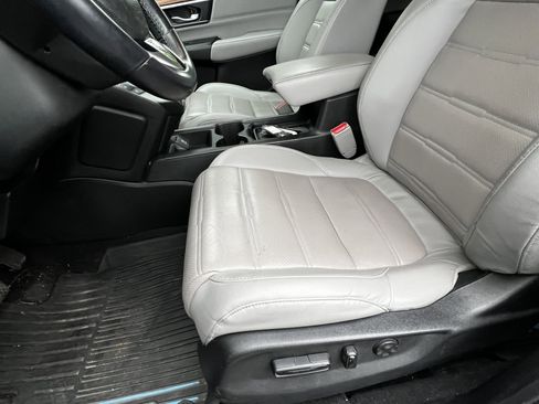 Used 2017 Honda CR-V Touring image 17