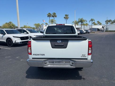 Used 2017 Nissan Frontier SV image 6
