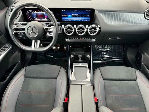 Used 2025 Mercedes-Benz GLA 250 4MATIC image 17