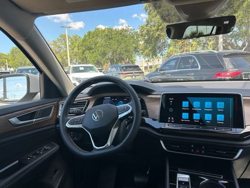New 2026 Volkswagen Atlas SE FWD image 9