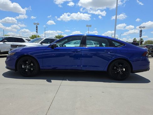 Used 2024 Honda Accord Sport image 3