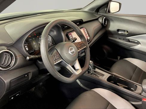 Used 2024 Nissan Kicks SR w/ SR Premium Package FWD image 17