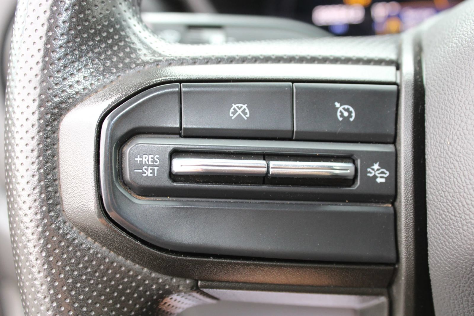 Used 2024 Chevrolet Colorado Trail Boss w/ Technology Package AWD/4WD image 24