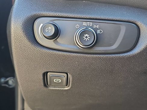 Used 2025 Chevrolet Blazer LT FWD image 23