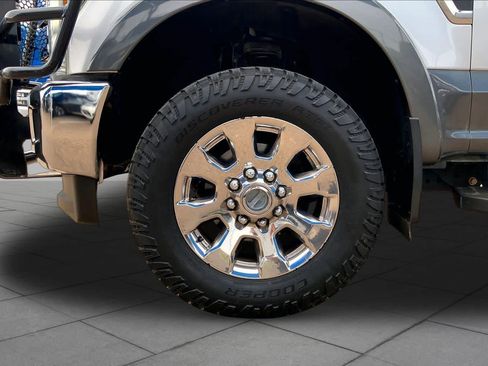 Used 2017 Ford F250 Lariat w/ Chrome Package AWD/4WD image 10