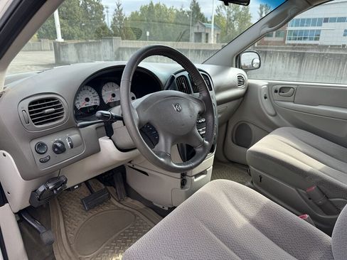 Used 2006 Dodge Grand Caravan SXT image 12