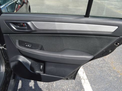 Used 2018 Subaru Outback 2.5i AWD/4WD image 20