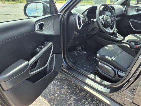Used 2023 Kia Soul LX w/ Option Group 015 image 32