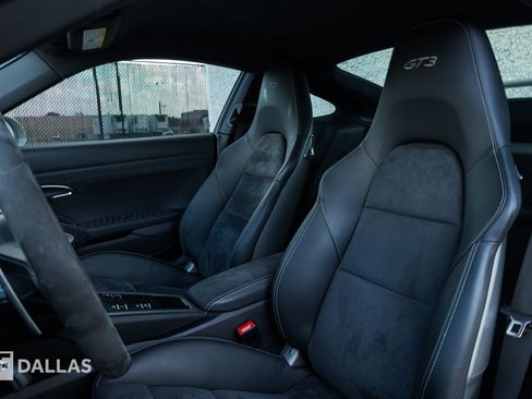 Used 2018 Porsche 911 GT3 RWD image 23