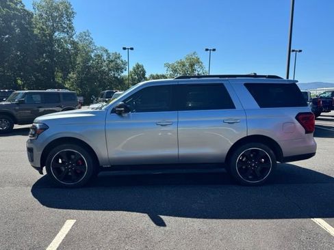 Used 2022 Ford Expedition Limited AWD/4WD image 4