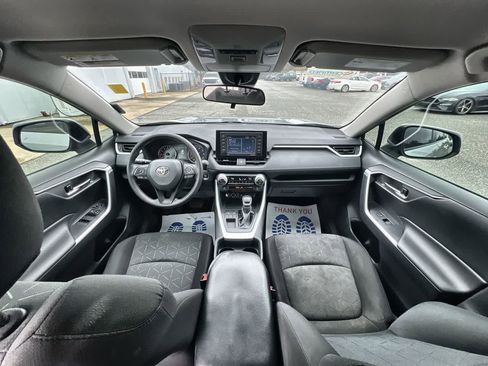 Used 2020 Toyota RAV4 XLE image 19