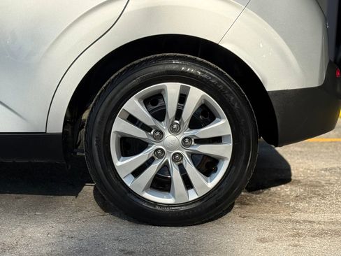 Used 2020 Kia Soul LX FWD image 19