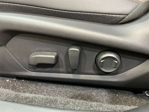 Certified 2025 Subaru Crosstrek 2.5i Limited image 13