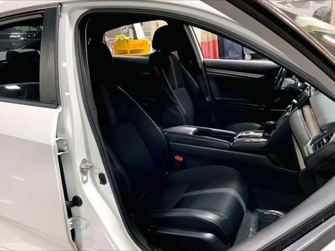 Used 2019 Honda Civic Sport image 9