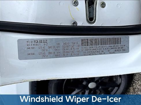 Used 2018 Jeep Cherokee Latitude w/ Cold Weather Group AWD/4WD image 22