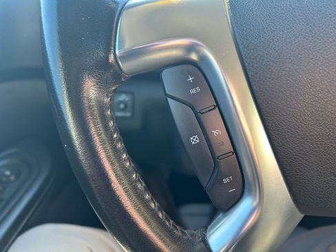 Used 2015 Chevrolet Traverse LT image 19