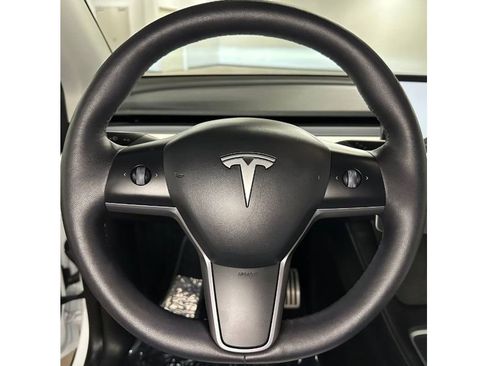 Used 2023 Tesla Model Y Performance image 24