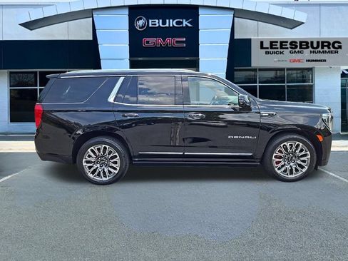 Used 2023 GMC Yukon Denali Ultimate w/ LPO, Floor Liner Package AWD/4WD image 8