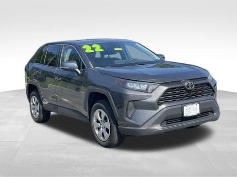 Used 2022 Toyota RAV4 LE FWD image 3