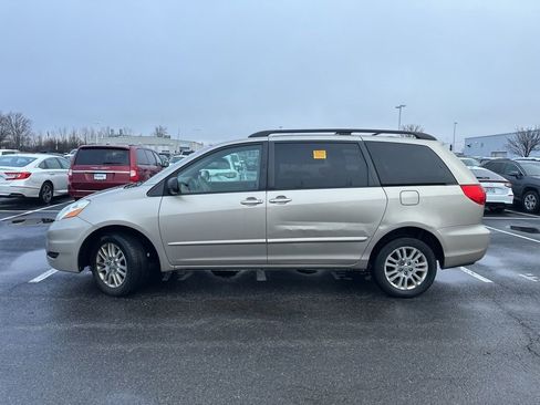 Used 2009 Toyota Sienna LE image 6