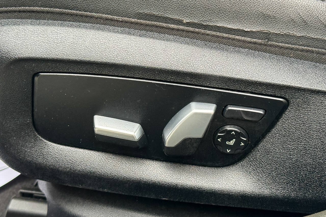 Used 2018 BMW 530i xDrive AWD/4WD image 24