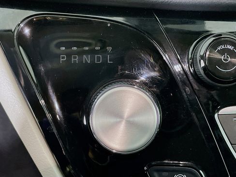 Used 2024 Chrysler Pacifica Touring-L image 24