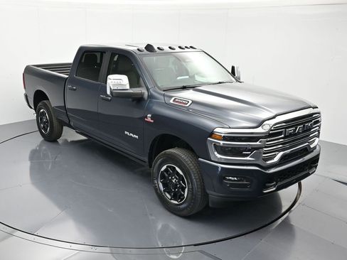 New 2026 RAM 3500 Laramie AWD/4WD image 32