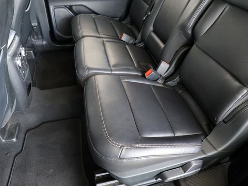 Used 2020 Ford Explorer XLT w/ Equipment Group 202A RWD image 23