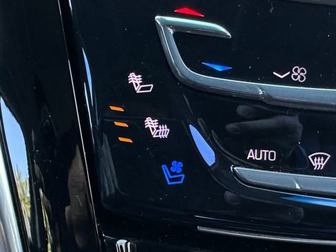 Used 2019 Cadillac Escalade 2WD image 32