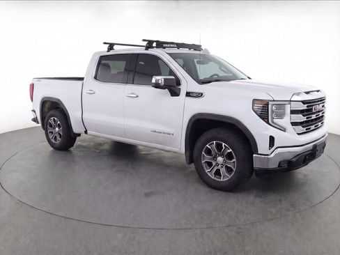 Used 2022 GMC Sierra 1500 SLE image 1