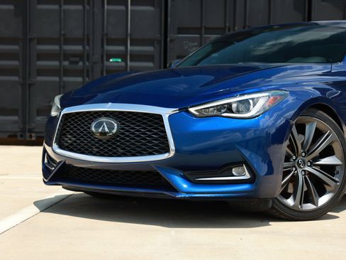 Used 2019 INFINITI Q60 Red Sport 400 w/ Cargo Package RWD image 36