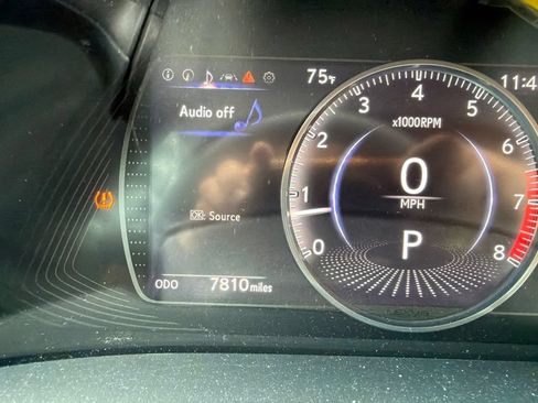 Used 2024 Lexus ES 350 w/ Premium Package FWD image 9
