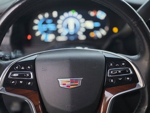 Used 2018 Cadillac Escalade ESV Luxury RWD image 36