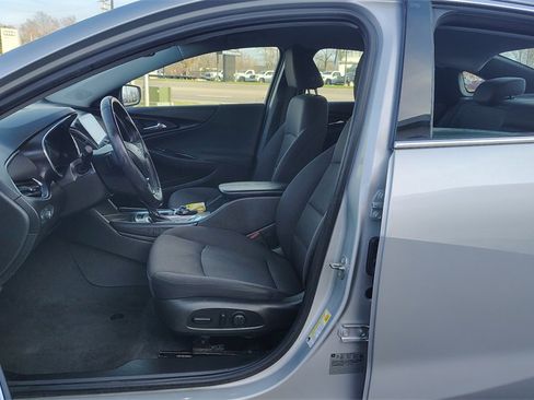 Used 2016 Chevrolet Malibu LT image 7