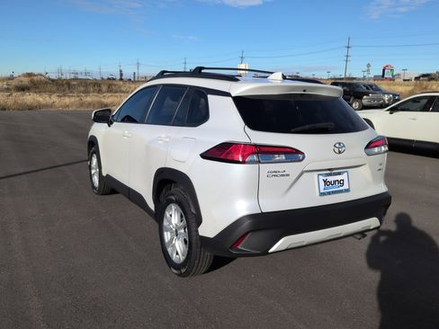 Used 2023 Toyota Corolla Cross LE image 5