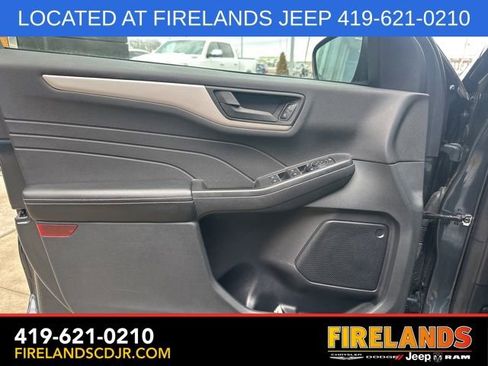 Used 2022 Ford Escape SE image 17